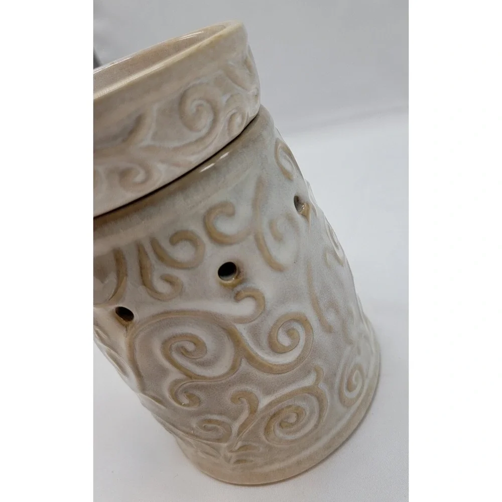 Essenza Scented Cream Beige Wax Warmer With Wax Scents Needs A Bulb